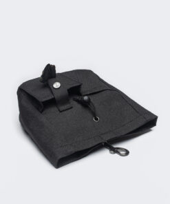 elbhunde dresden cloud7 hunde training leckerlibeutel black liegt