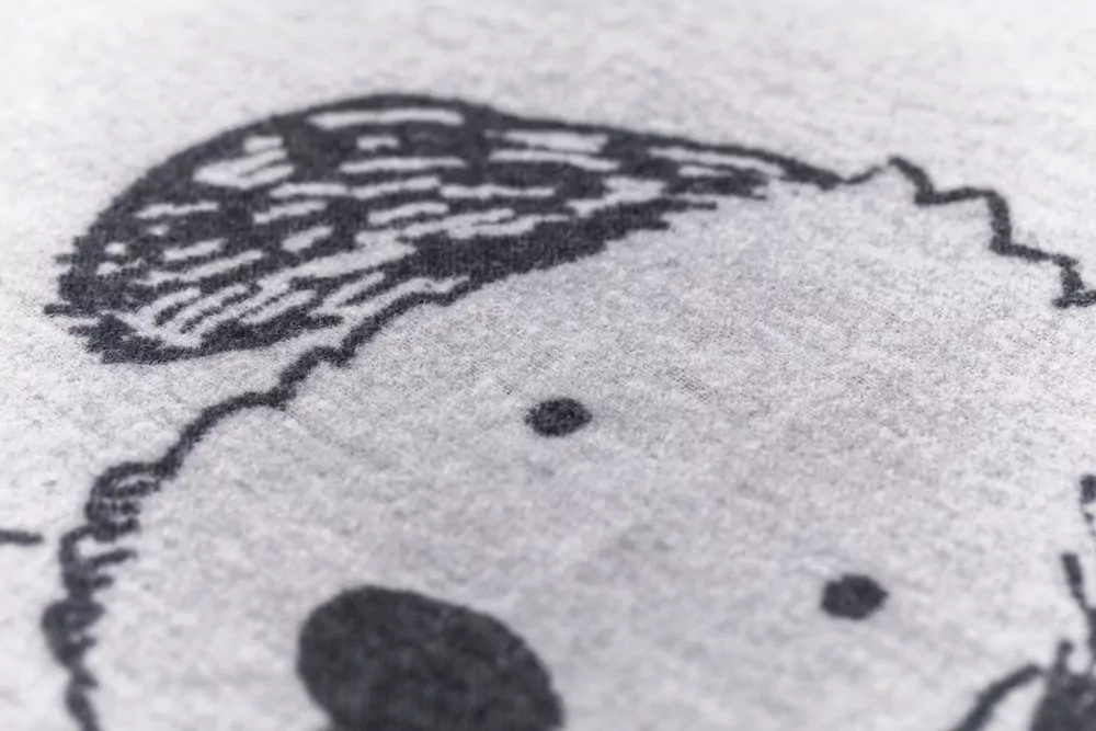 elbhunde dresden david fussenegger decke happy place grau detail