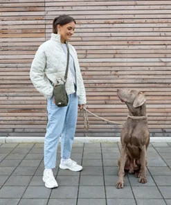 elbhunde palopa flaschen und leckerlitasche boudi dark olive nutzung