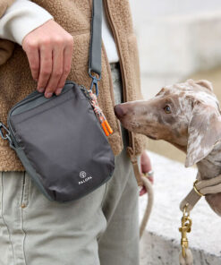 elbhunde-palopa-leckerlibeutel-greta-dark-grey-hund