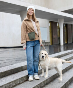 elbhunde-palopa-leckerlibeutel-karl-dark-olive-hund